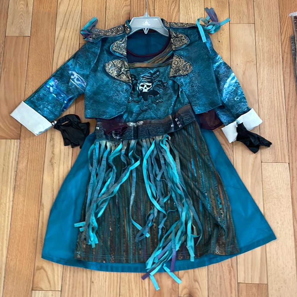 NWT  Girls Uma costume- 2 pieces